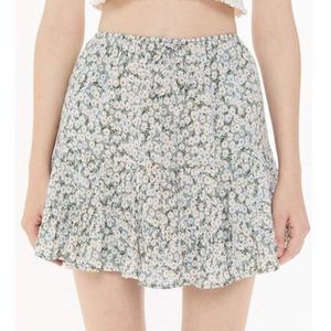 Urban Outfitters Green Dalila Ditsy Floral Mini Skirt (NWOT)